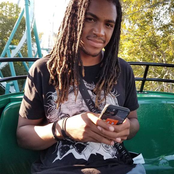 Meet your Posher, Logan - Picture 1 of 1